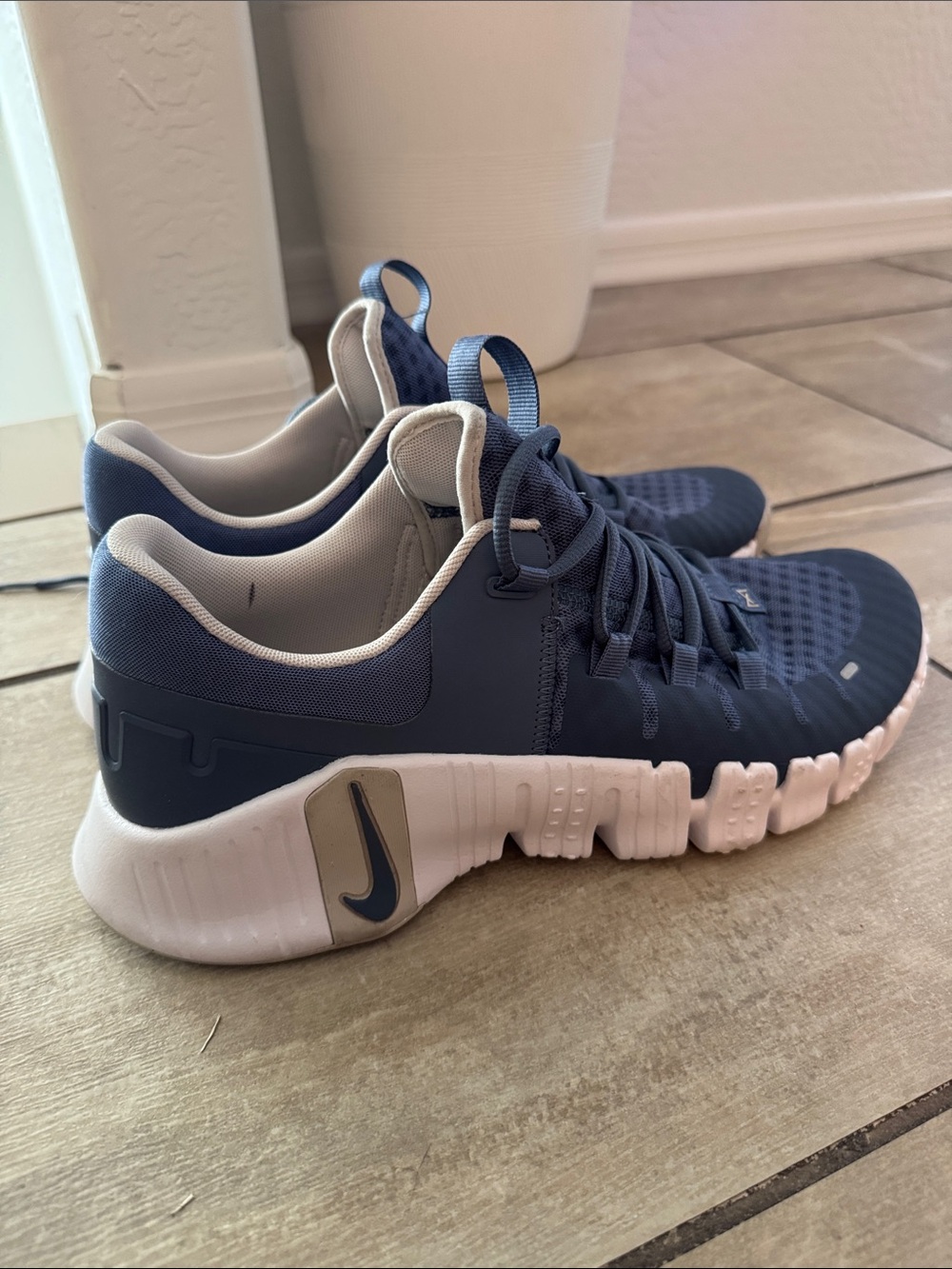 Nike Men’s Navy and White Athletic Training Shoes